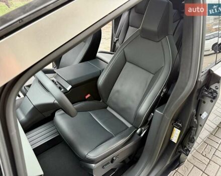 Сірий Тесла Cybertruck, об'ємом двигуна 0 л та пробігом 3 тис. км за 104800 $, фото 21 на Automoto.ua