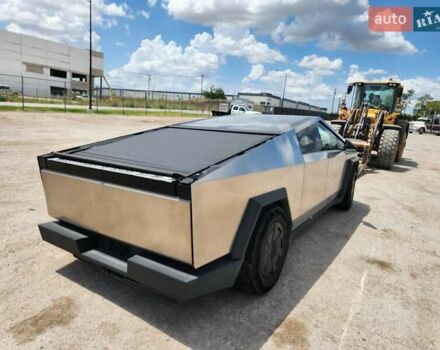 Серый Тесла Cybertruck, объемом двигателя 0 л и пробегом 30 тыс. км за 77777 $, фото 5 на Automoto.ua