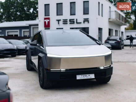 Серый Тесла Cybertruck, объемом двигателя 0 л и пробегом 13 тыс. км за 99000 $, фото 1 на Automoto.ua