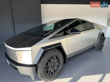 Серый Тесла Cybertruck, объемом двигателя 0 л и пробегом 1 тыс. км за 135000 $, фото 1 на Automoto.ua