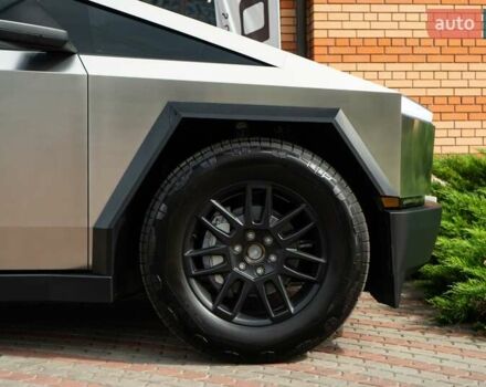 Зеленый Тесла Cybertruck, объемом двигателя 0 л и пробегом 1 тыс. км за 125000 $, фото 14 на Automoto.ua