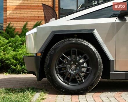 Зеленый Тесла Cybertruck, объемом двигателя 0 л и пробегом 1 тыс. км за 125000 $, фото 2 на Automoto.ua