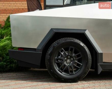 Зеленый Тесла Cybertruck, объемом двигателя 0 л и пробегом 1 тыс. км за 125000 $, фото 12 на Automoto.ua