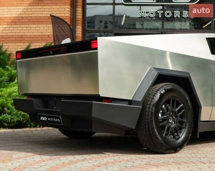 Зеленый Тесла Cybertruck, объемом двигателя 0 л и пробегом 1 тыс. км за 125000 $, фото 10 на Automoto.ua