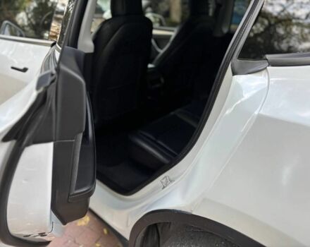 Белый Тесла Другая, объемом двигателя 0 л и пробегом 93 тыс. км за 21000 $, фото 4 на Automoto.ua