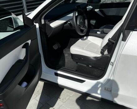 Белый Тесла Другая, объемом двигателя 0 л и пробегом 64 тыс. км за 27500 $, фото 4 на Automoto.ua