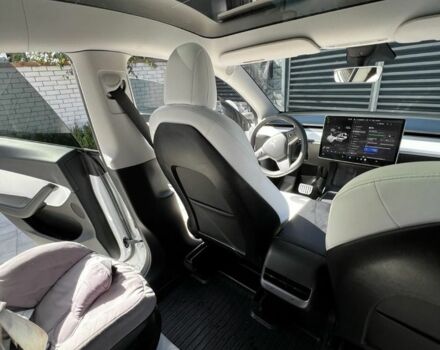 Белый Тесла Другая, объемом двигателя 0 л и пробегом 64 тыс. км за 27500 $, фото 5 на Automoto.ua