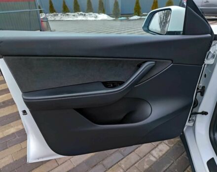 Белый Тесла Другая, объемом двигателя 0 л и пробегом 105 тыс. км за 28500 $, фото 13 на Automoto.ua