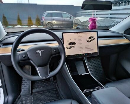 Белый Тесла Другая, объемом двигателя 0 л и пробегом 105 тыс. км за 28500 $, фото 18 на Automoto.ua