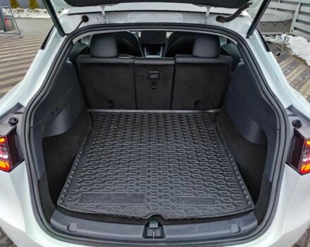 Белый Тесла Другая, объемом двигателя 0 л и пробегом 105 тыс. км за 28500 $, фото 11 на Automoto.ua