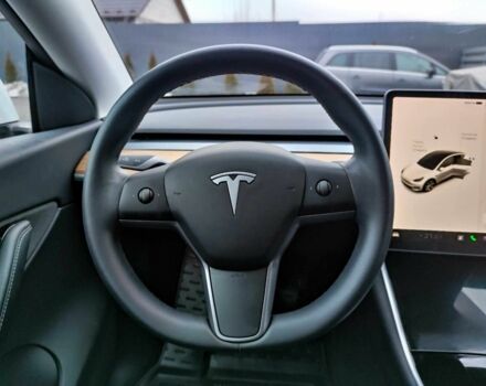 Белый Тесла Другая, объемом двигателя 0 л и пробегом 105 тыс. км за 28500 $, фото 19 на Automoto.ua