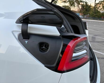 Тесла Другая 2021 в Одессе на Automoto.ua Белый Тесла Другая, объемом двигателя 0 л и пробегом 73 тыс. км за 24600 $, фото 22 на Automoto.ua