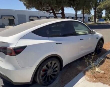 Тесла Другая 2022 в Запорожье на Automoto.ua Белый Тесла Другая, объемом двигателя 0 л и пробегом 57 тыс. км за 22300 $, фото 3 на Automoto.ua