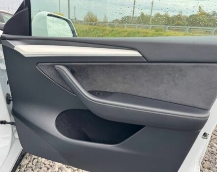 Белый Тесла Другая, объемом двигателя 0 л и пробегом 62 тыс. км за 27400 $, фото 2 на Automoto.ua