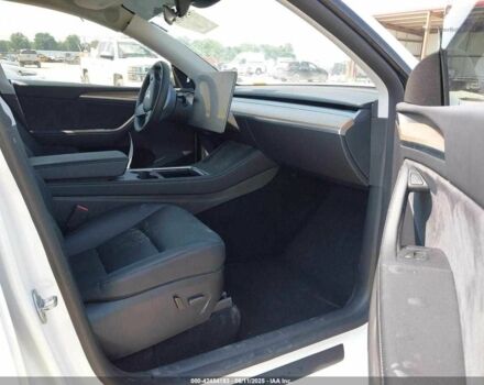 Белый Тесла Другая, объемом двигателя 0 л и пробегом 30 тыс. км за 20000 $, фото 5 на Automoto.ua