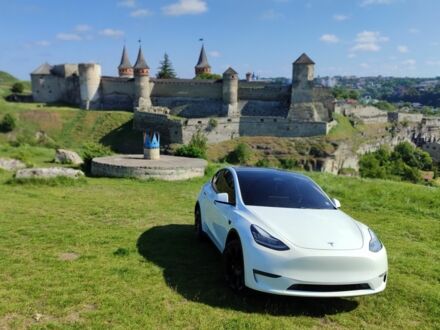 Белый Тесла Другая, объемом двигателя 0 л и пробегом 150 тыс. км за 28000 $, фото 1 на Automoto.ua