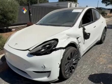 Белый Тесла Другая, объемом двигателя 0 л и пробегом 57 тыс. км за 22300 $, фото 1 на Automoto.ua