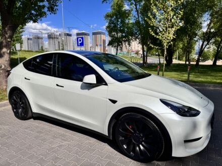 Тесла Другая 2022 в Киеве на Automoto.ua Белый Тесла Другая, объемом двигателя 0 л и пробегом 31 тыс. км за 46800 $, фото 1 на Automoto.ua