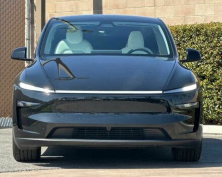 Черный Тесла Другая, объемом двигателя 0 л и пробегом 1 тыс. км за 27000 $, фото 1 на Automoto.ua