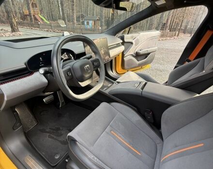 Желтый Тесла Другая, объемом двигателя 0 л и пробегом 10 тыс. км за 45000 $, фото 11 на Automoto.ua