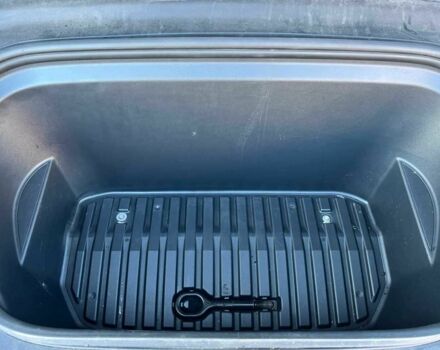 Серый Тесла Другая, объемом двигателя 0 л и пробегом 81 тыс. км за 22099 $, фото 7 на Automoto.ua