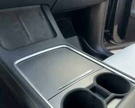 Серый Тесла Другая, объемом двигателя 0 л и пробегом 126 тыс. км за 18000 $, фото 3 на Automoto.ua