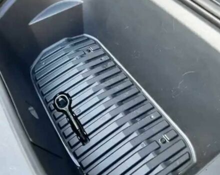 Серый Тесла Другая, объемом двигателя 0 л и пробегом 126 тыс. км за 18000 $, фото 15 на Automoto.ua