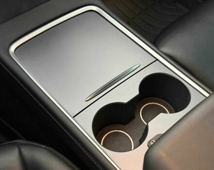 Серый Тесла Другая, объемом двигателя 5 л и пробегом 70 тыс. км за 31000 $, фото 21 на Automoto.ua