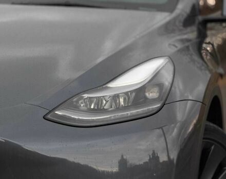 Серый Тесла Другая, объемом двигателя 5 л и пробегом 70 тыс. км за 31000 $, фото 3 на Automoto.ua