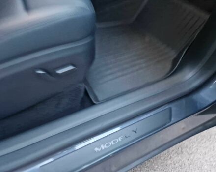 Серый Тесла Другая, объемом двигателя 0 л и пробегом 45 тыс. км за 31300 $, фото 14 на Automoto.ua