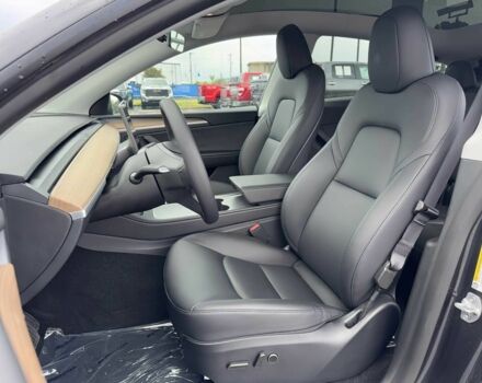 Серый Тесла Другая, объемом двигателя 0 л и пробегом 4 тыс. км за 28000 $, фото 6 на Automoto.ua