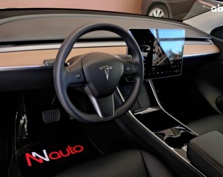 Белый Тесла Model Y, объемом двигателя 4.25 л и пробегом 19 тыс. км за 32900 $, фото 5 на Automoto.ua