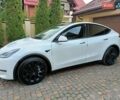 Белый Тесла Model Y, объемом двигателя 0 л и пробегом 62 тыс. км за 28000 $, фото 1 на Automoto.ua