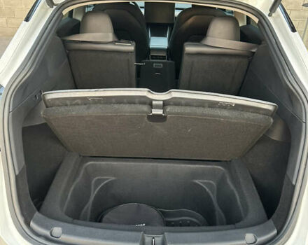 Білий Тесла Model Y, об'ємом двигуна 0 л та пробігом 63 тис. км за 34999 $, фото 9 на Automoto.ua