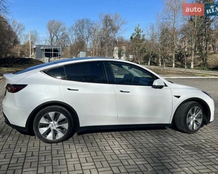 Тесла Model Y 2021 в Трускавце на Automoto.ua Белый Тесла Model Y, объемом двигателя 0 л и пробегом 40 тыс. км за 40000 $, фото 2 на Automoto.ua