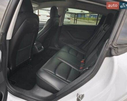 Белый Тесла Model Y, объемом двигателя 0 л и пробегом 126 тыс. км за 19999 $, фото 49 на Automoto.ua