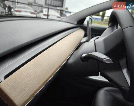 Белый Тесла Model Y, объемом двигателя 0 л и пробегом 126 тыс. км за 19999 $, фото 39 на Automoto.ua