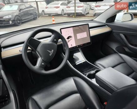 Белый Тесла Model Y, объемом двигателя 0 л и пробегом 126 тыс. км за 19999 $, фото 48 на Automoto.ua