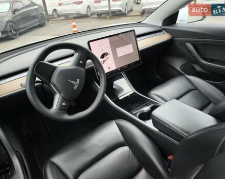 Белый Тесла Model Y, объемом двигателя 0 л и пробегом 126 тыс. км за 19999 $, фото 47 на Automoto.ua