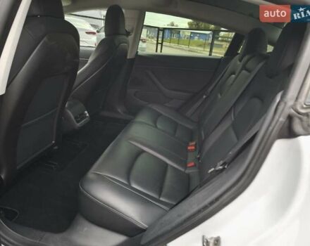 Белый Тесла Model Y, объемом двигателя 0 л и пробегом 126 тыс. км за 19999 $, фото 50 на Automoto.ua