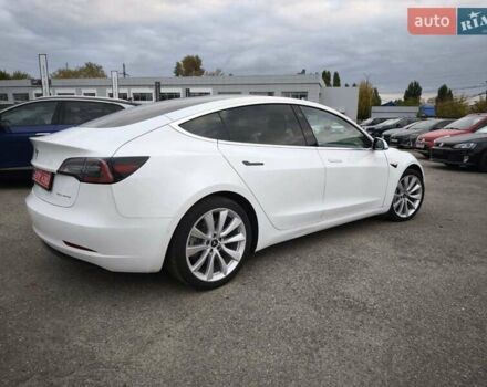 Белый Тесла Model Y, объемом двигателя 0 л и пробегом 126 тыс. км за 19999 $, фото 24 на Automoto.ua