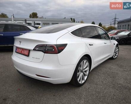 Белый Тесла Model Y, объемом двигателя 0 л и пробегом 126 тыс. км за 19999 $, фото 21 на Automoto.ua