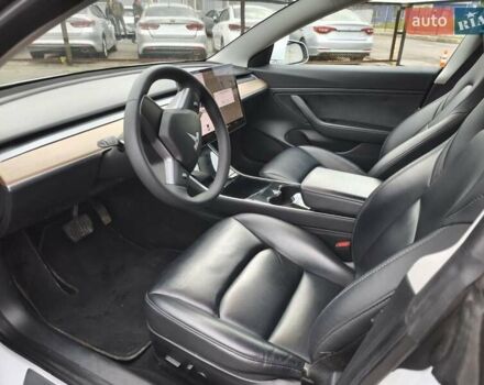 Белый Тесла Model Y, объемом двигателя 0 л и пробегом 126 тыс. км за 19999 $, фото 44 на Automoto.ua