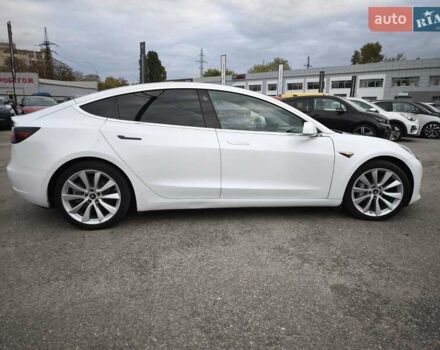 Белый Тесла Model Y, объемом двигателя 0 л и пробегом 126 тыс. км за 19999 $, фото 22 на Automoto.ua