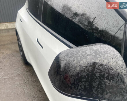Білий Тесла Model Y, об'ємом двигуна 0 л та пробігом 70 тис. км за 24500 $, фото 29 на Automoto.ua