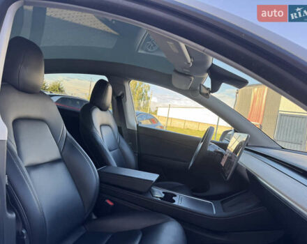 Белый Тесла Model Y, объемом двигателя 0 л и пробегом 110 тыс. км за 21500 $, фото 25 на Automoto.ua