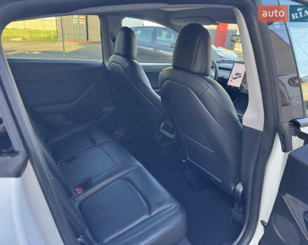Белый Тесла Model Y, объемом двигателя 0 л и пробегом 110 тыс. км за 21500 $, фото 33 на Automoto.ua