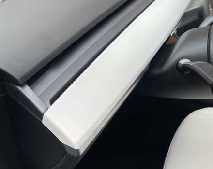 Білий Тесла Model Y, об'ємом двигуна 0 л та пробігом 21 тис. км за 19000 $, фото 48 на Automoto.ua