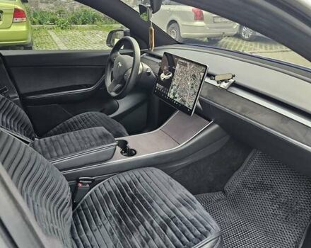 Белый Тесла Model Y, объемом двигателя 0 л и пробегом 74 тыс. км за 23000 $, фото 9 на Automoto.ua
