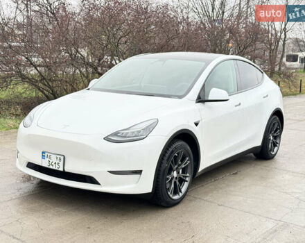 Белый Тесла Model Y, объемом двигателя 0 л и пробегом 77 тыс. км за 25000 $, фото 2 на Automoto.ua